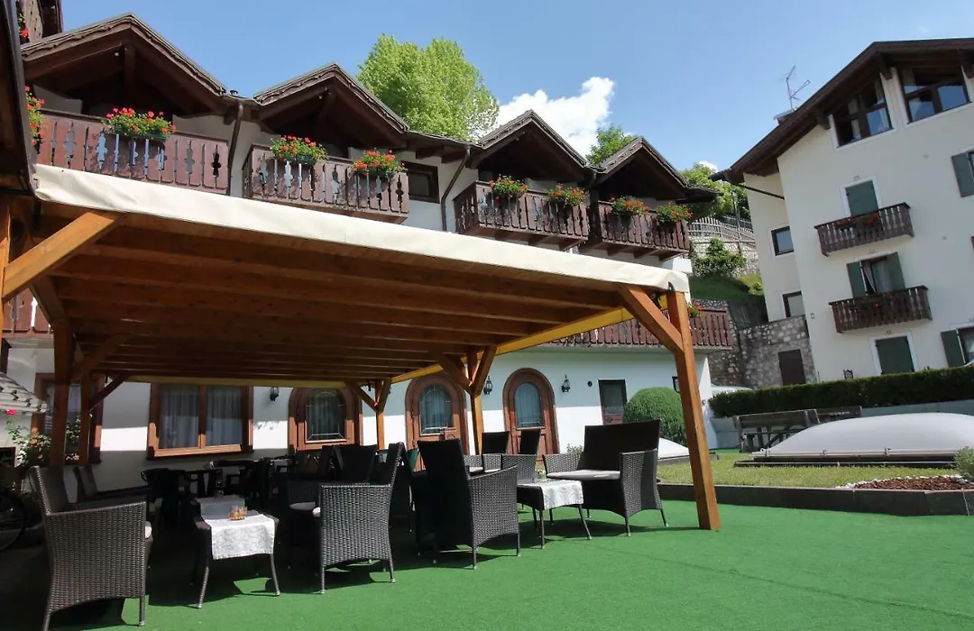 Hotel ai Tre Ponti - Dolomiti-1